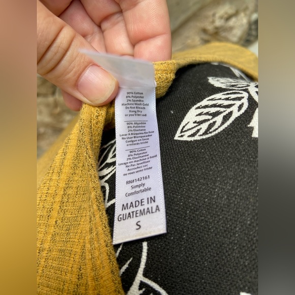 Lularoe Perfect T Size Small S - Mustard Yellow - Picture 4 of 6